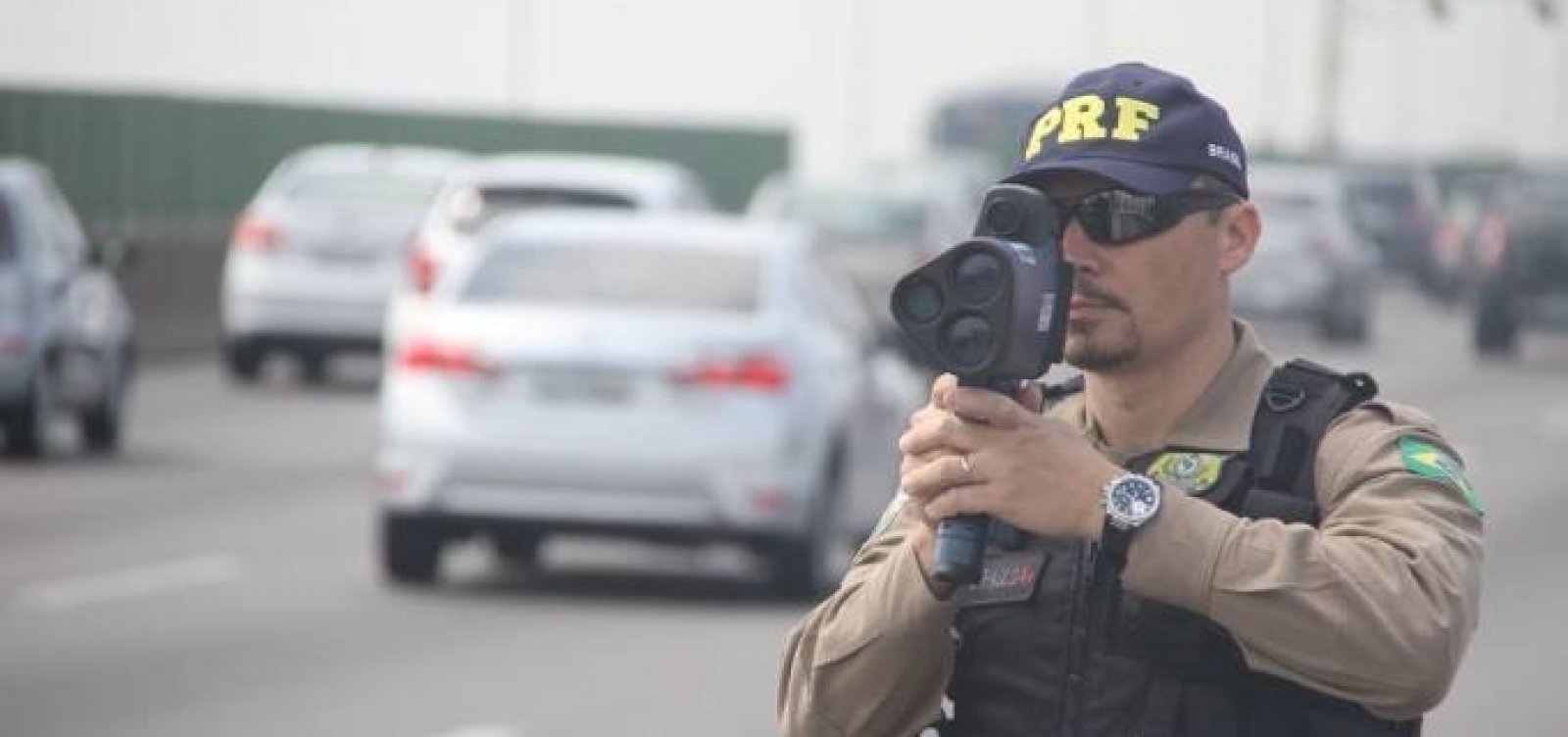 [Contran pro&iacute;be uso de radar de tr&acirc;nsito escondido]