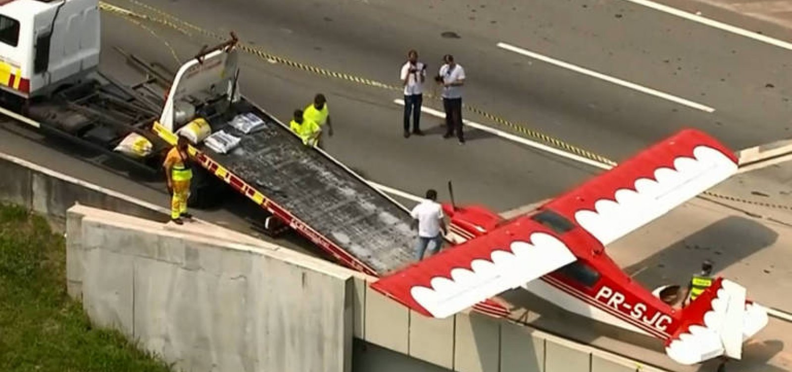 [Avi&atilde;o de pequeno porte cai em &aacute;rea rural no interior de S&atilde;o Paulo]