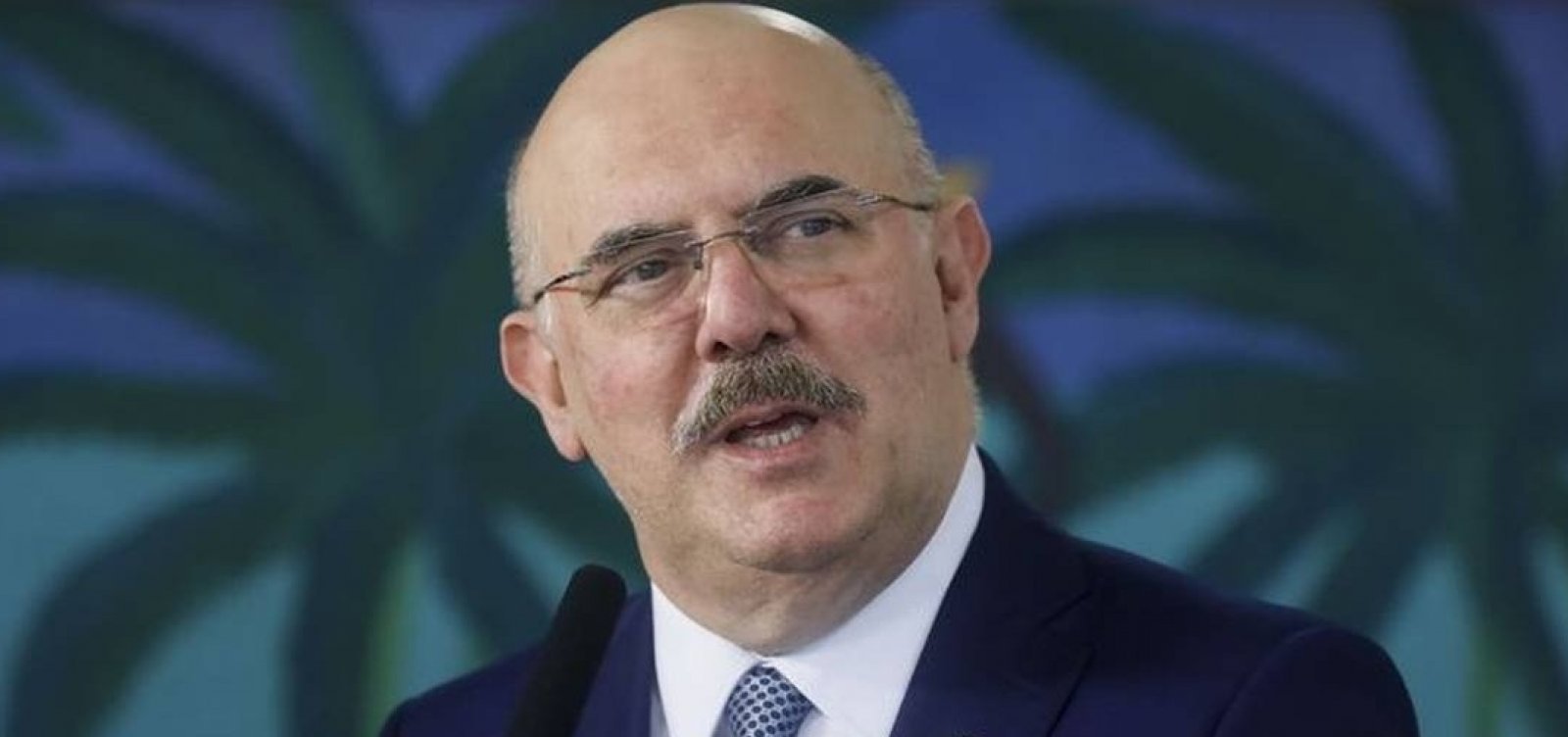 [PGR pede abertura de inquérito contra ministro da Educação por homofobia]