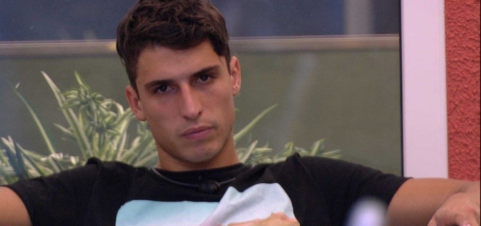 [Justiça acata denúncia de estupro contra ex-BBB Felipe Prior ]