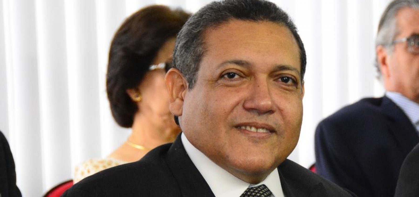 [Bolsonaro confirma indicação de Kássio Nunes para vaga de Celso de Mello no STF]