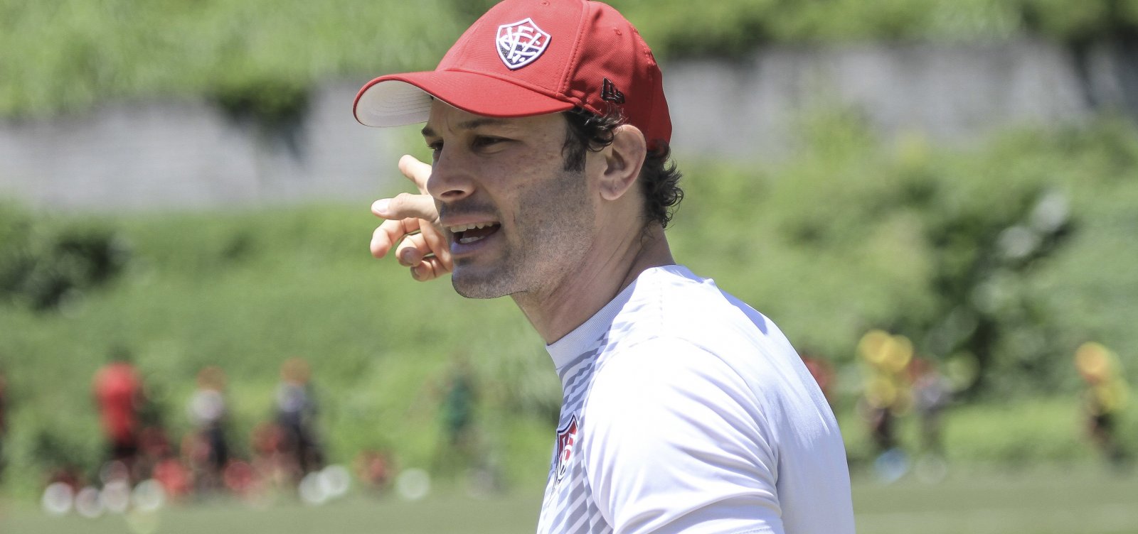 [Ap&oacute;s derrota, Bruno Pivetti &eacute; demitido do Vit&oacute;ria]