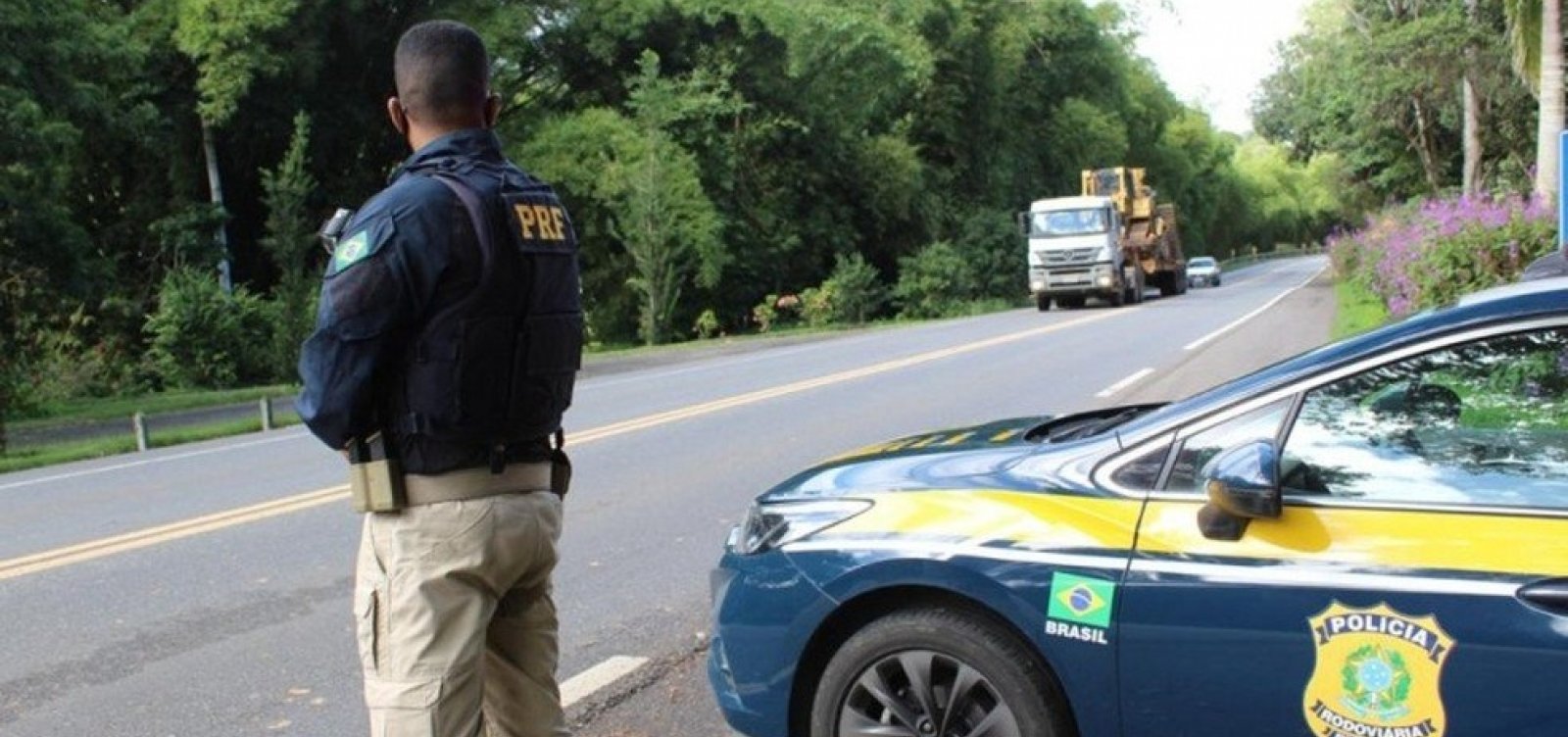 [PRF monta força-tarefa de fiscalização em rodovias na BA durante feriado prolongado]