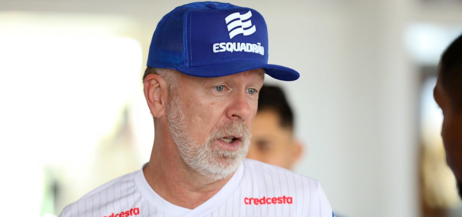 [Mano Menezes chama árbitro de 'vagabundo' após derrota do Bahia para o Fluminense]