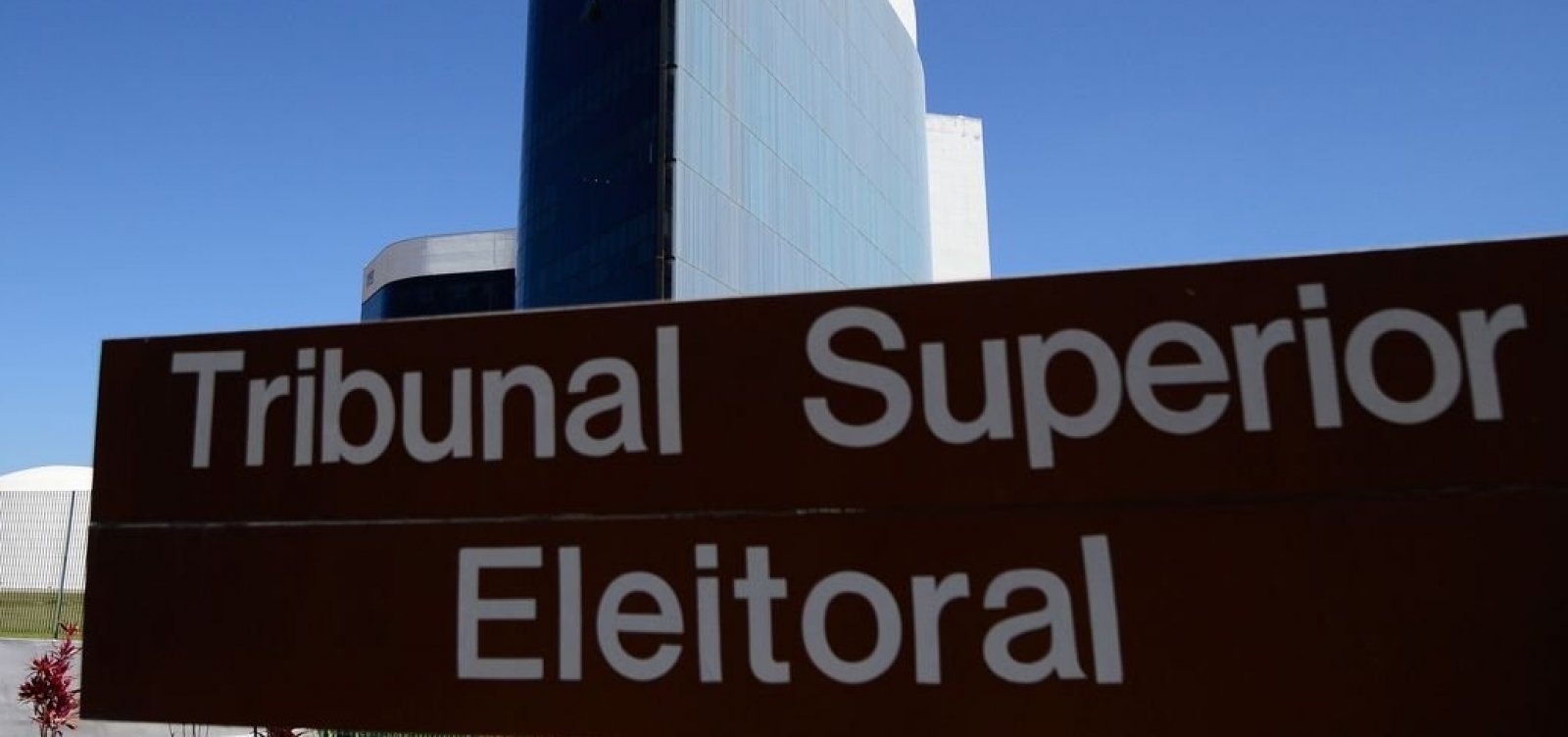 [Covid-19: Sesab recomenda proibição de comícios e passeatas]