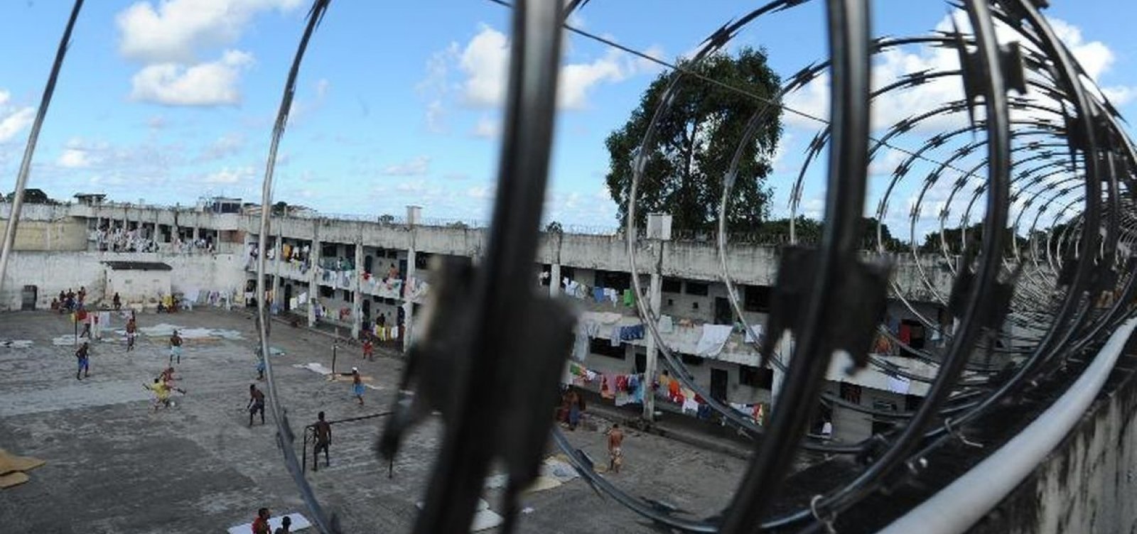 [Propor&ccedil;&atilde;o de negros nas pris&otilde;es cresce 14% em 15 anos, enquanto a de brancos cai 19%]