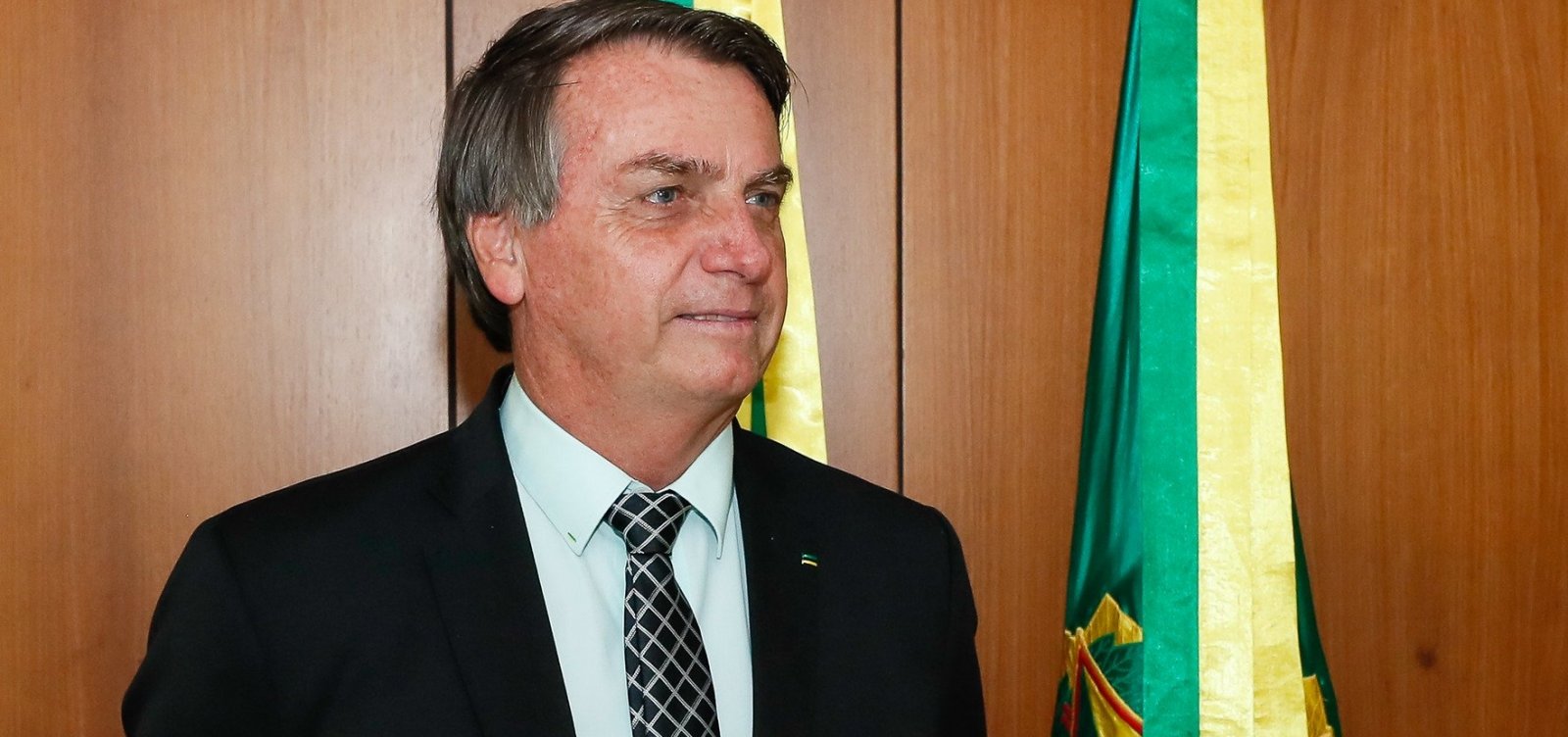 [Bolsonaro nega nova CPMF: 'Não tem aumento de imposto e ponto final']