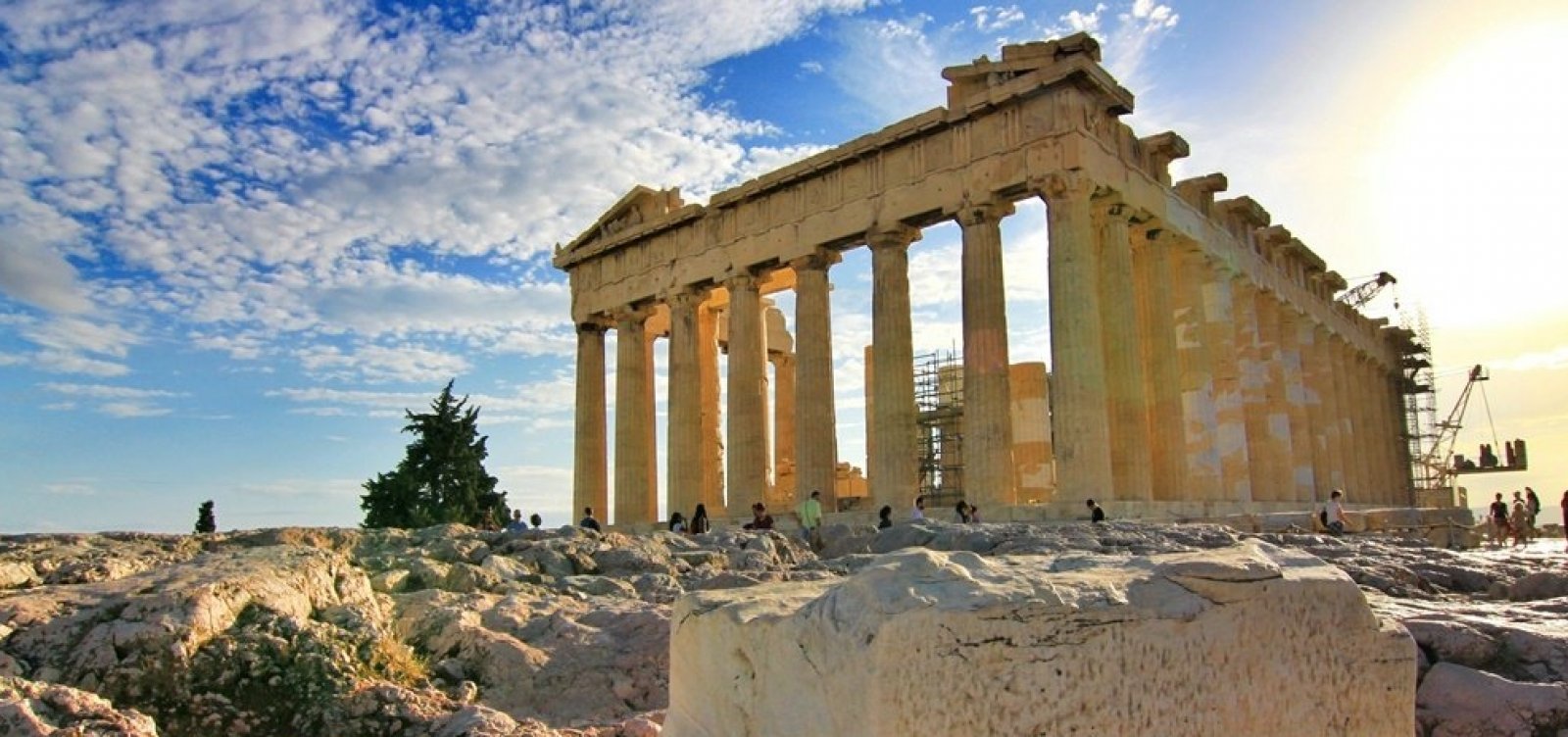 [Gr&eacute;cia anuncia confinamento parcial para conter segunda onda de Covid-19]