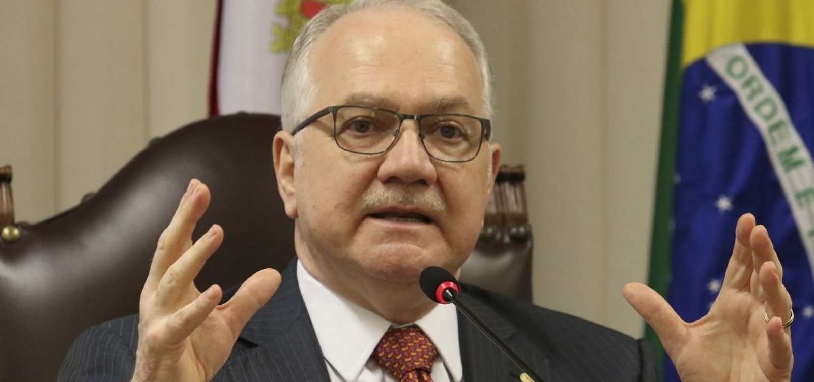 [Fachin nega pedido de Lula para suspender julgamento do triplex no STJ]