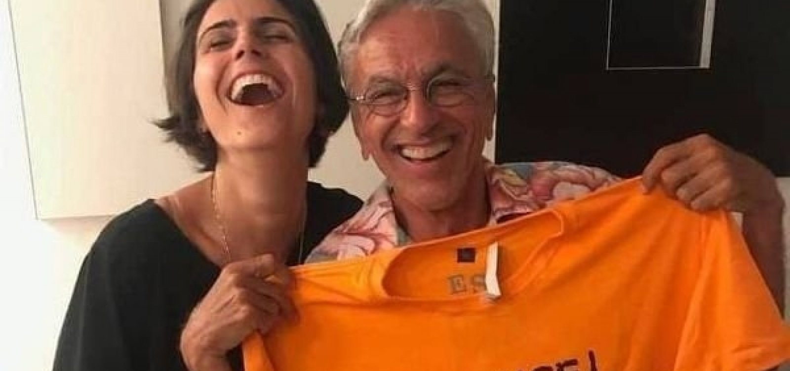 [TSE libera show virtual de Caetano Veloso para campanha de Manuela D'Ávila ]