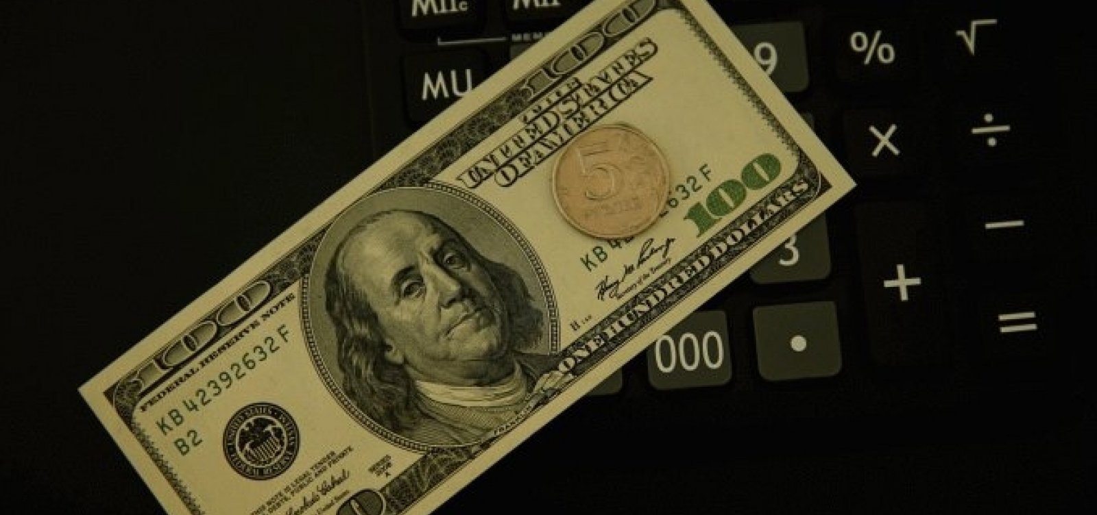 [Dólar tem queda semanal de 6% e termina o dia negociado a R$ 5,39 ]