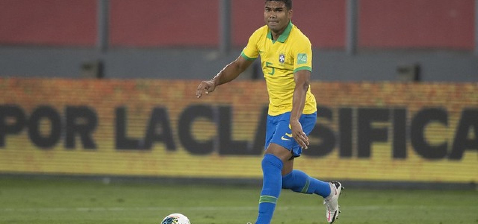 [Casemiro &eacute; diagnosticado com Covid-19 e desfalca sele&ccedil;&atilde;o]