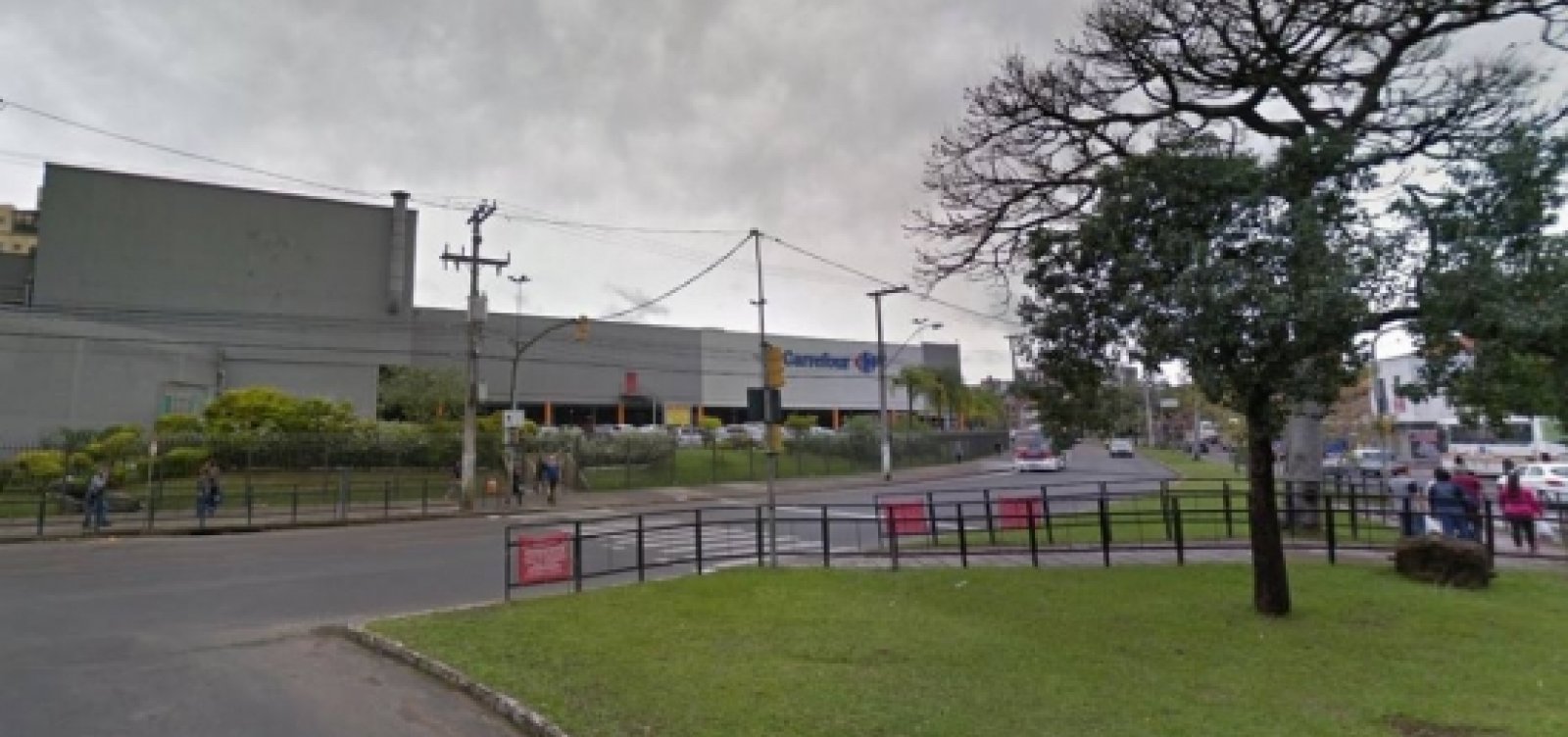 [Homem negro é espancado e morto dentro de mercado no RS na véspera do dia da Consciência Negra]